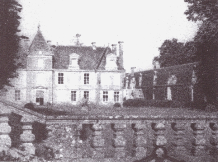 Le château de Curzay - Tiré de l'ouvrage Deux Siècles de Vènerie à travers la France - H. Tremblot de la Croix et B. Tollu (1988)